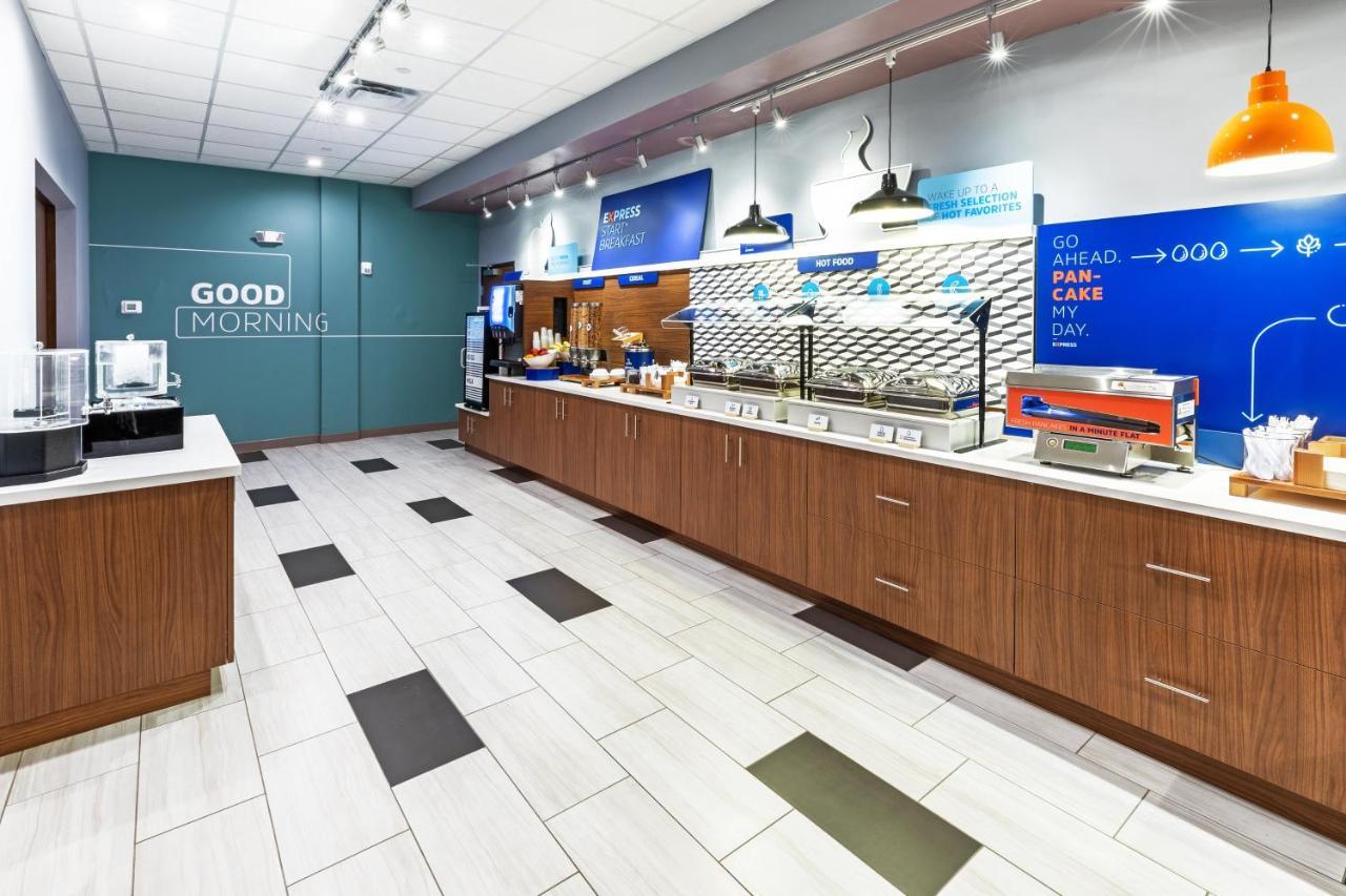 Holiday Inn Express & Suites - Houston - Downtown North By Ihg Hotel 3*